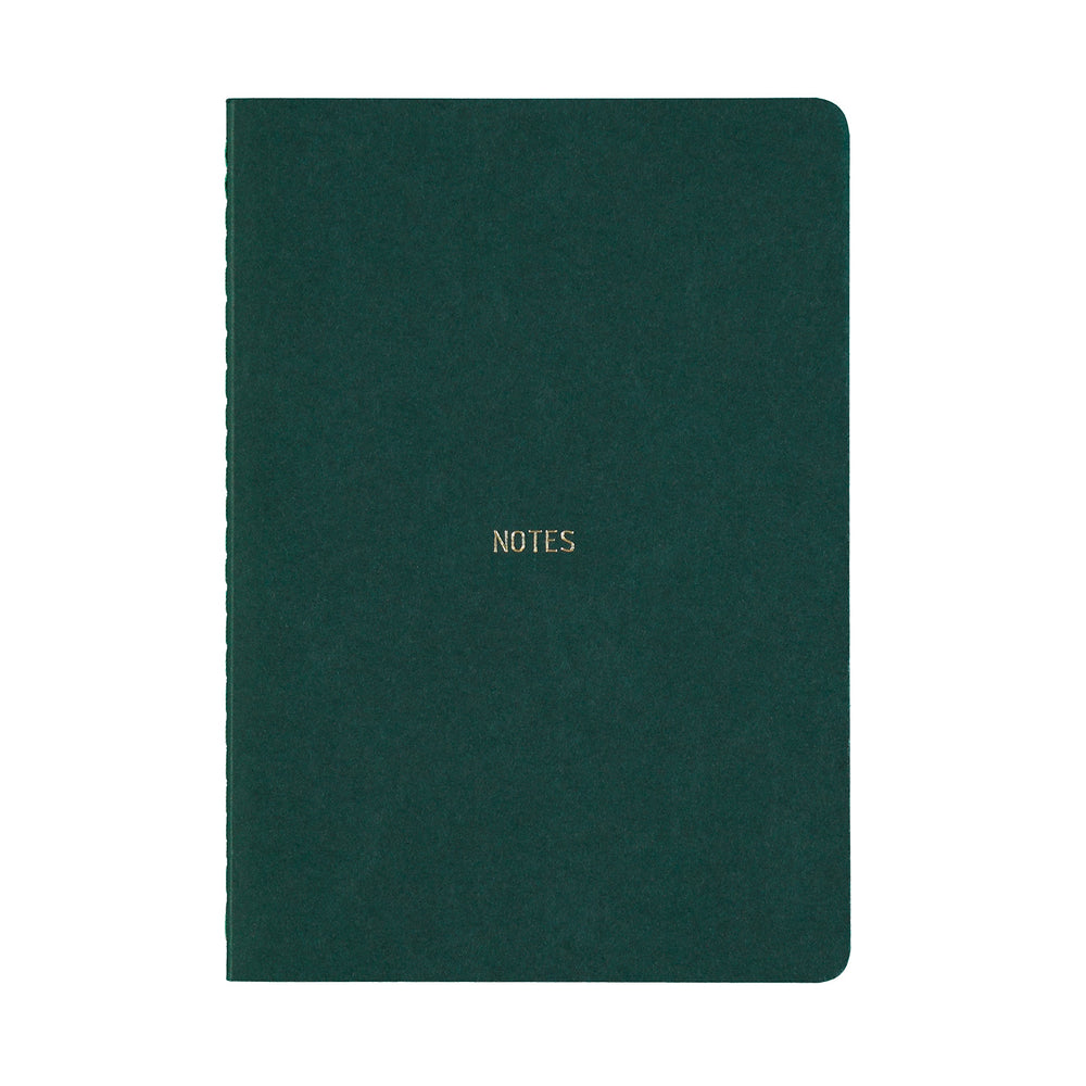 A5 SIZE NOTEBOOK NOTES GOLD FOILED COVER DETAIL, CARDBOARD COVER COLOR GREEN INTERIOR DOTTED OR RULED, ROUNDED CORNERS, VISIBLE SINGER STITCHING ON THE SPINE, INTERIOR PAPER IVORY-COLORED 90 GMS, ACID FREE PAPER MADE IN COLOMBIA BY MAKE2D
